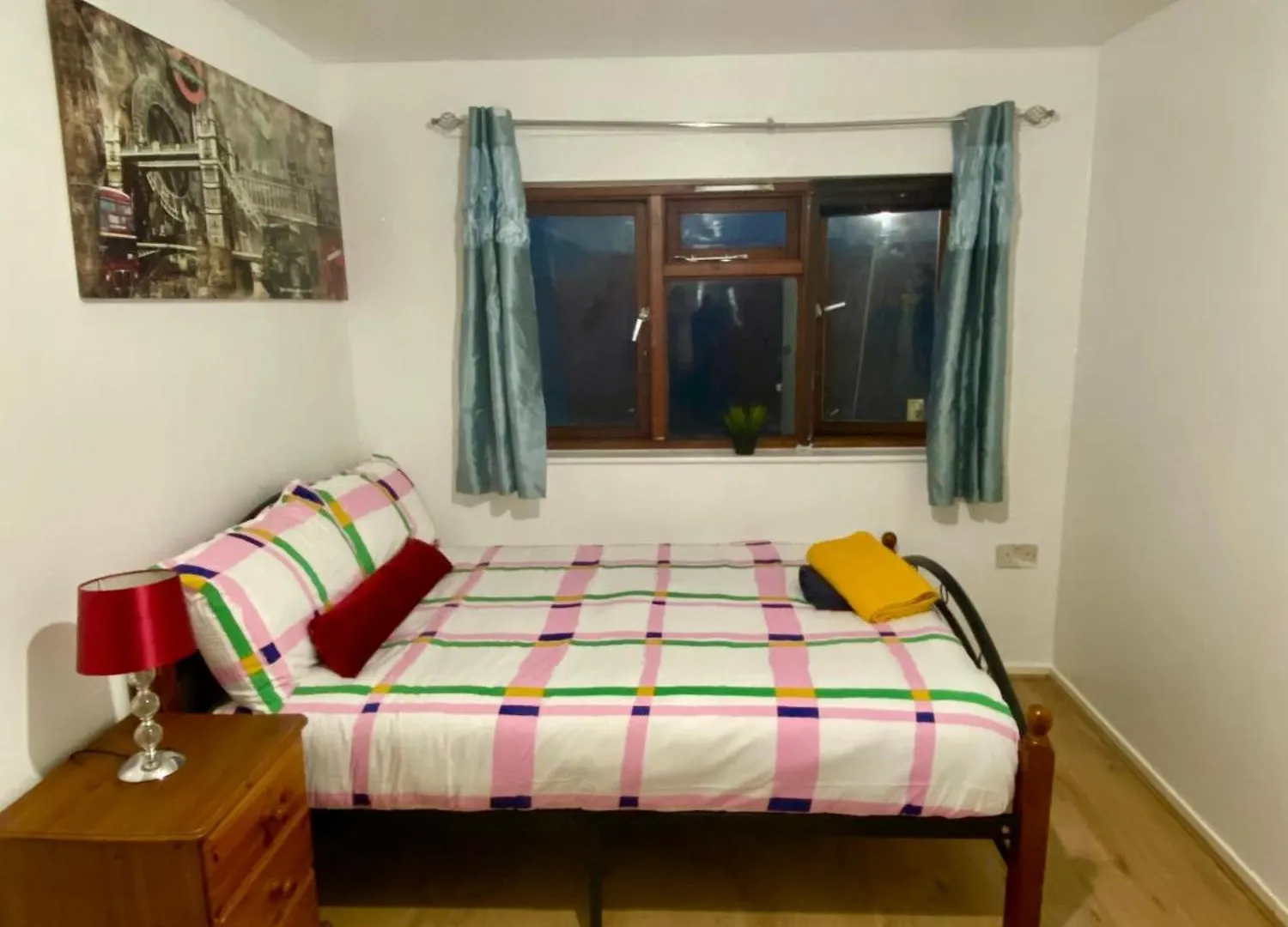 Cosy 3 Bedroom House Near Stratford,Olympic Park, E15 Londra 0*,  Birleşik Krallık
