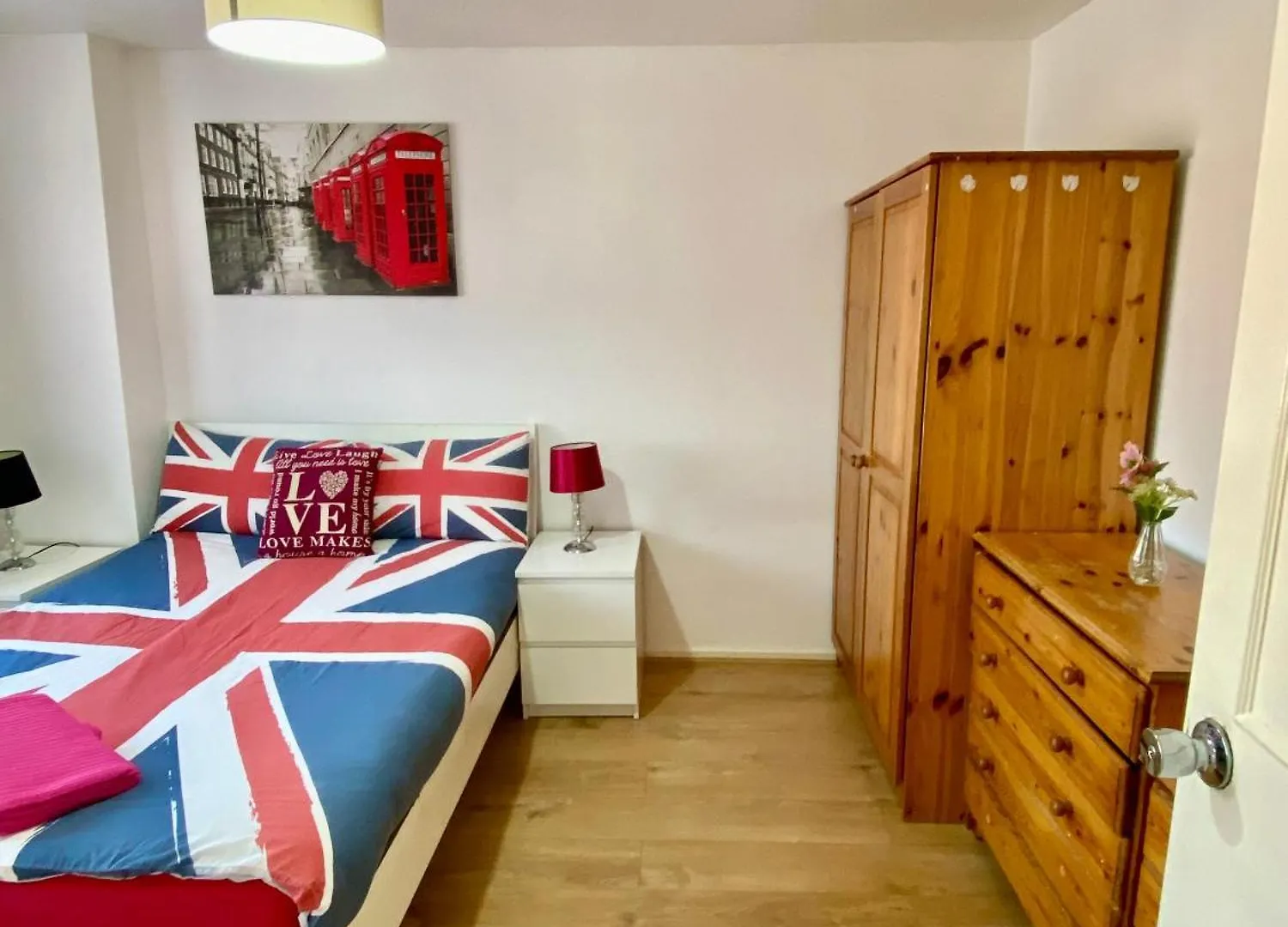 Cosy 3 Bedroom House Near Stratford,Olympic Park, E15 Londra